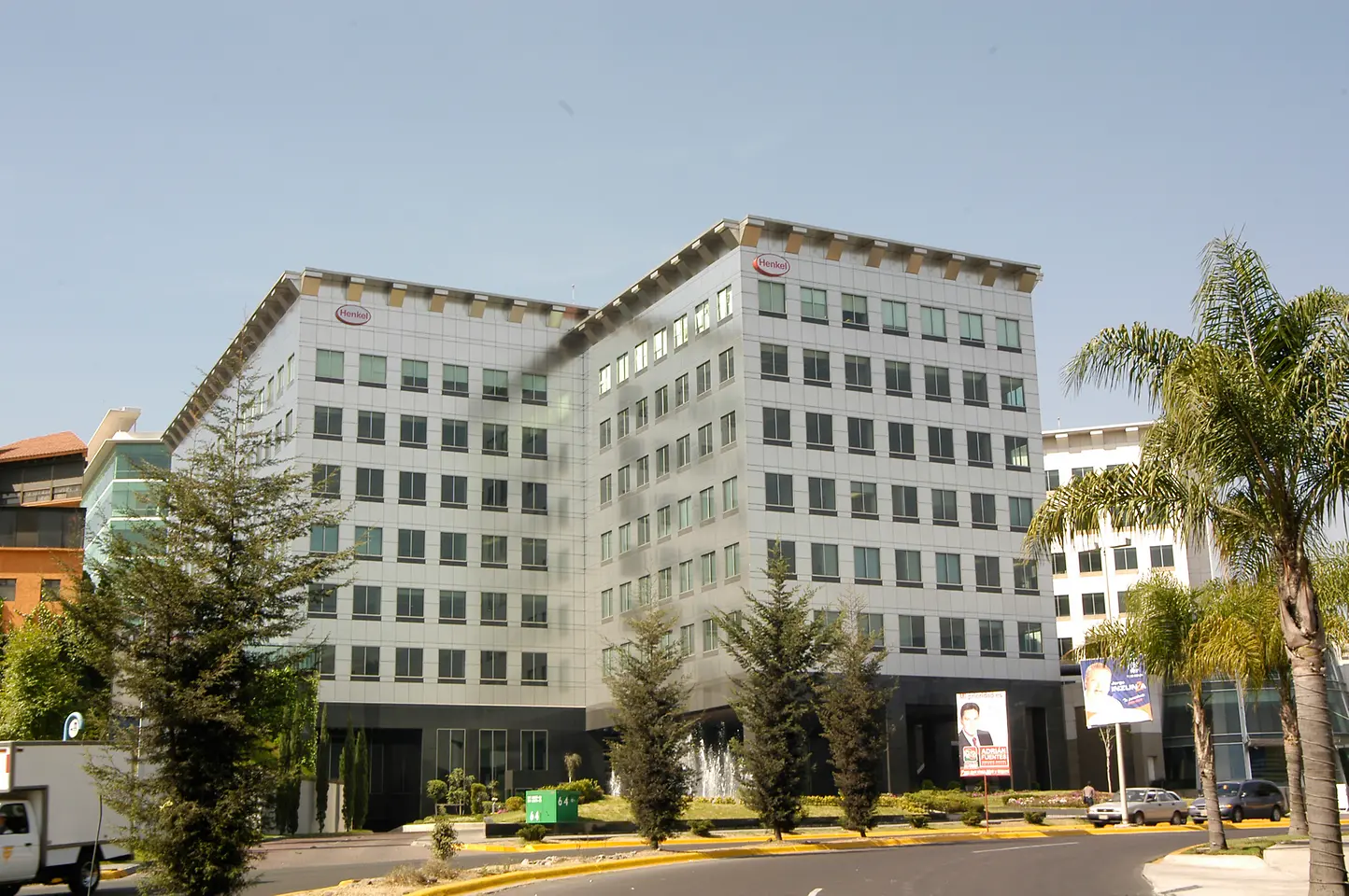 Foto del edificio de las oficinas de Interlomas