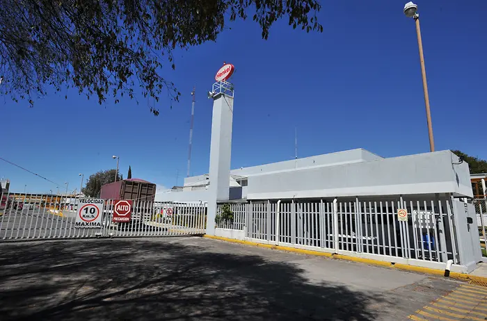 Foto de la fachada de la planta Toluca Adhesivos