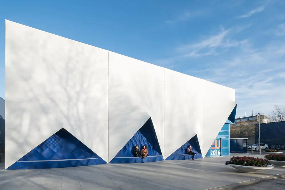 The 3D printed façade of the “Europe Building” in the old harbor area of Amsterdam